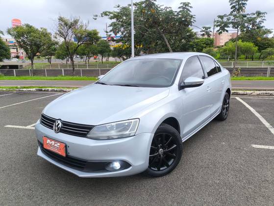 VOLKSWAGEN JETTA 2.0 COMFORTLINE FLEX 4P TIPTRONIC VOLKSWAGEN JETTA 2.0 COMFORTLINE FLEX 4P TIPTRONIC